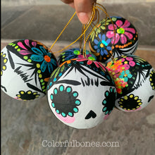 Load image into Gallery viewer, Calaveritas hand painted ornament